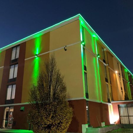 Quality Inn Terre Haute University Area Bagian luar foto