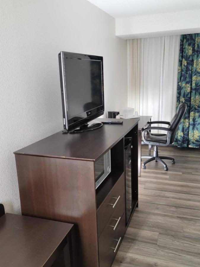 Quality Inn Terre Haute University Area Bagian luar foto