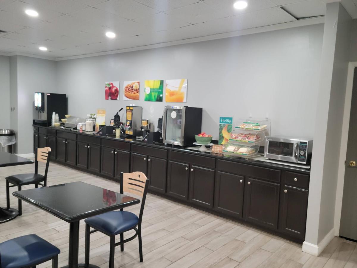 Quality Inn Terre Haute University Area Bagian luar foto