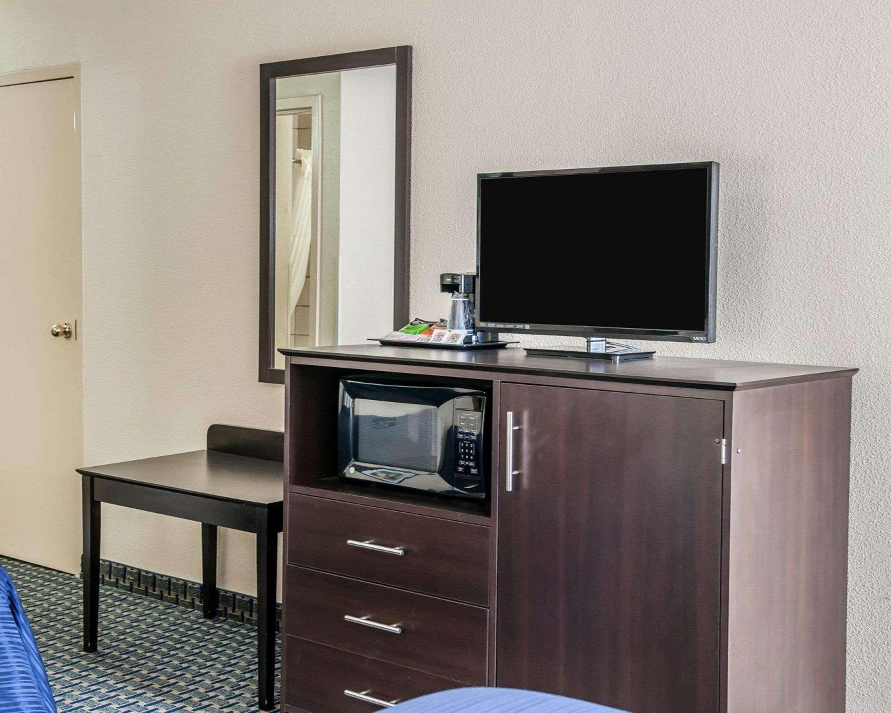 Quality Inn Terre Haute University Area Bagian luar foto