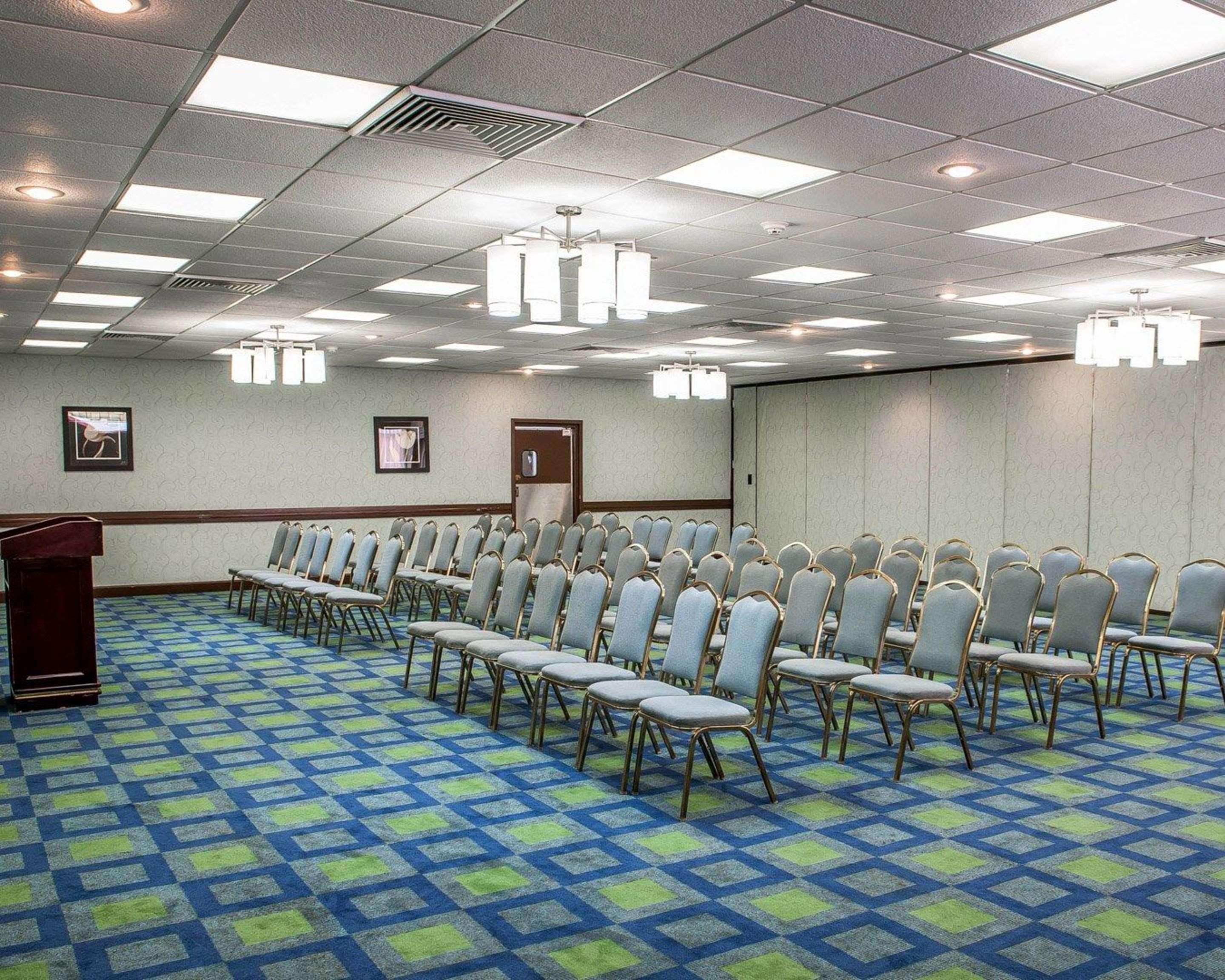 Quality Inn Terre Haute University Area Bagian luar foto